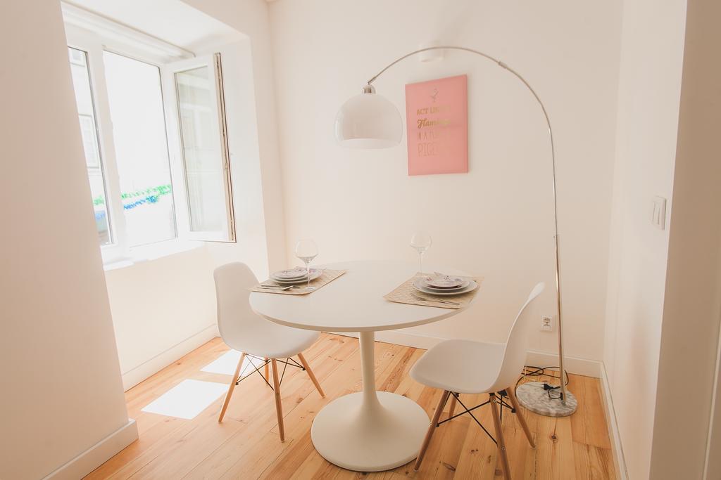 Apartment Loving Chiado Lissabon